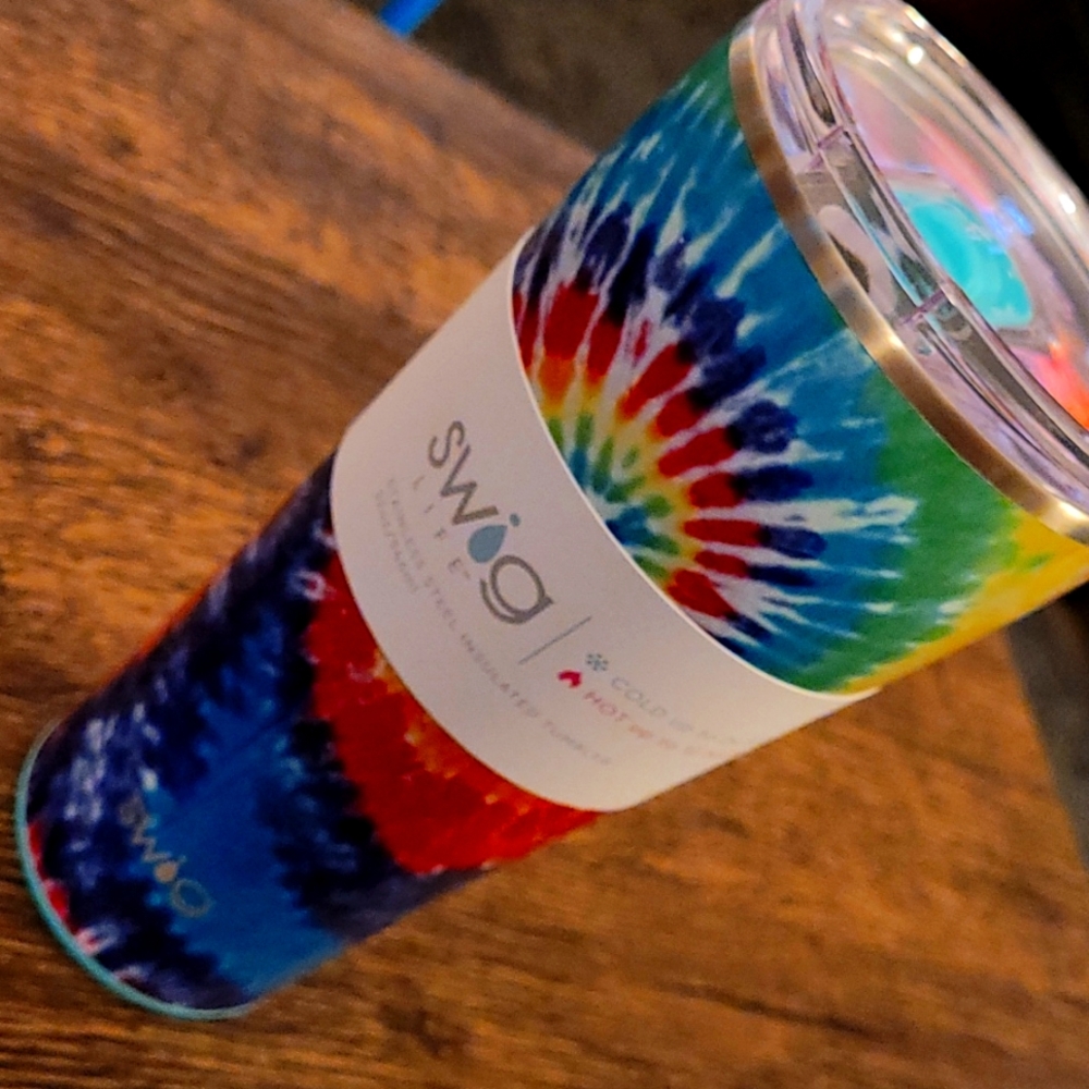 Swig 32 oz Swirled Peace Tumbler
